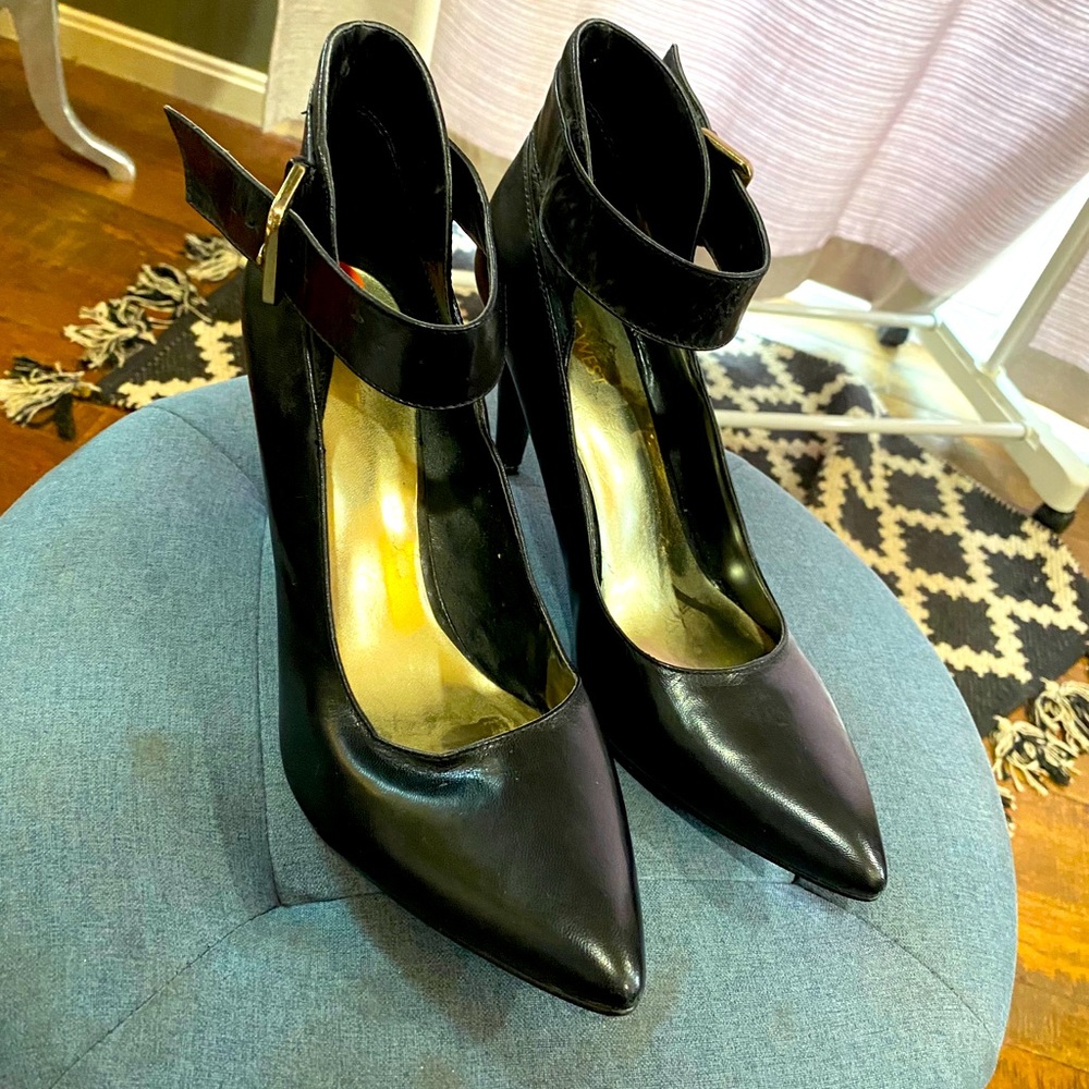 Nine West high heels closed toe